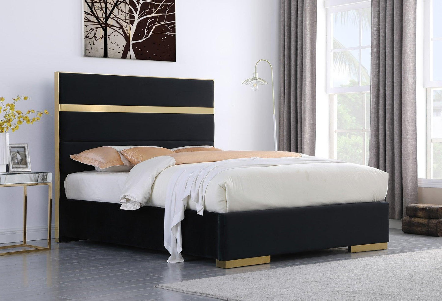 B810 Cartier Black/Gold King Platform Bed