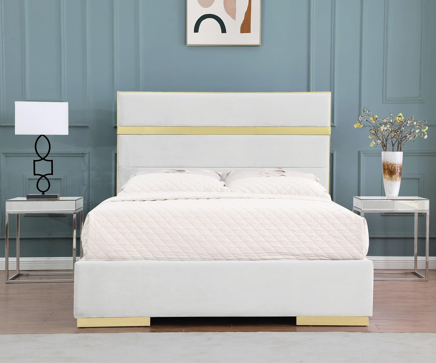 B810 Cartier Ivory/Gold King Platform Bed