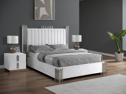 B840 Token White Queen Bed