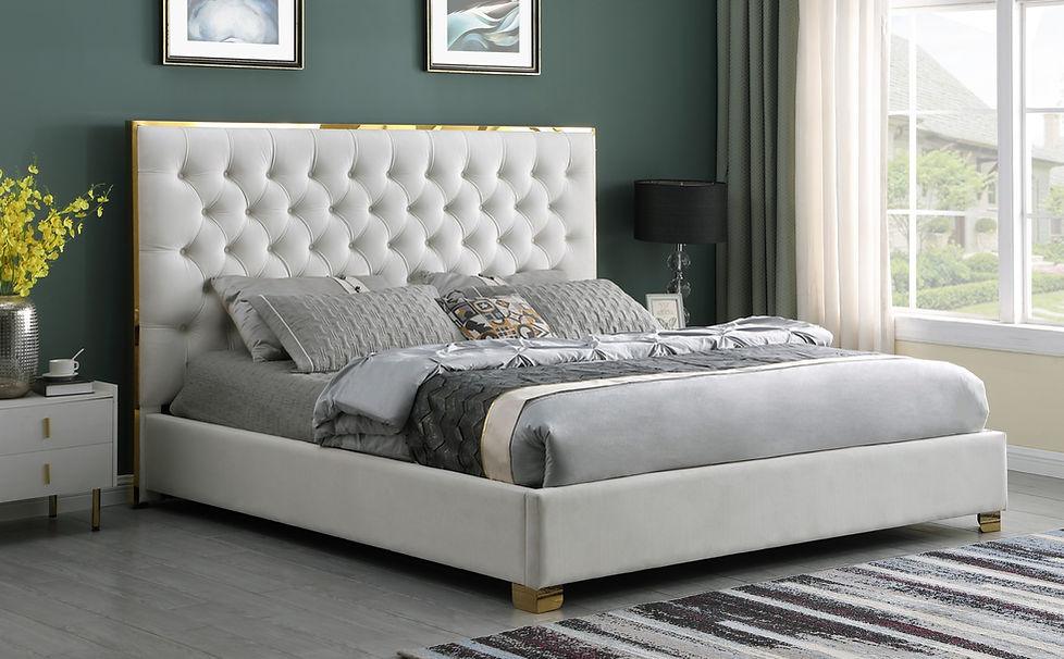 B600 Rose (Cream) 55"H Platform King Bed